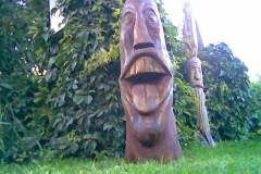 285
